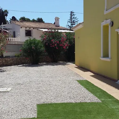 Chalet En Calpe. Urb Lilia Rosa * 卡尔佩