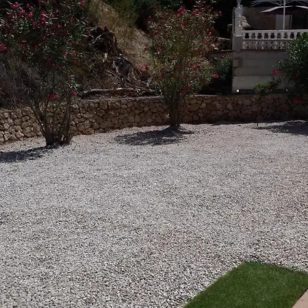 Chalet En Calpe. Urb Lilia Rosa 卡尔佩