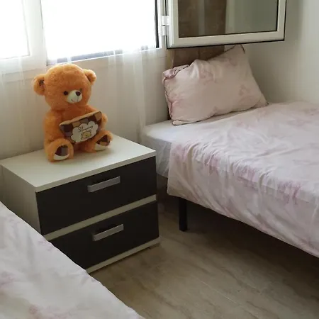 Chalet En Calpe. Urb Lilia Rosa Vakantiehuis *