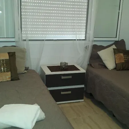 Chalet En Calpe. Urb Lilia Rosa Vakantiehuis *