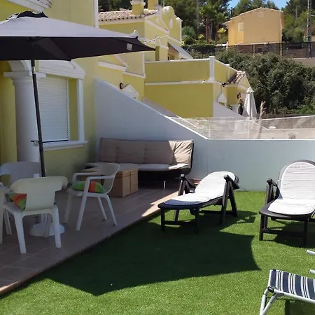 Chalet En Calpe. Urb Lilia Rosa